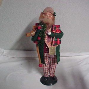 1995 BYERS’ CHOICE CAROLER Signed, Numbered Man w/Beard, Wreath, Hobby Horse